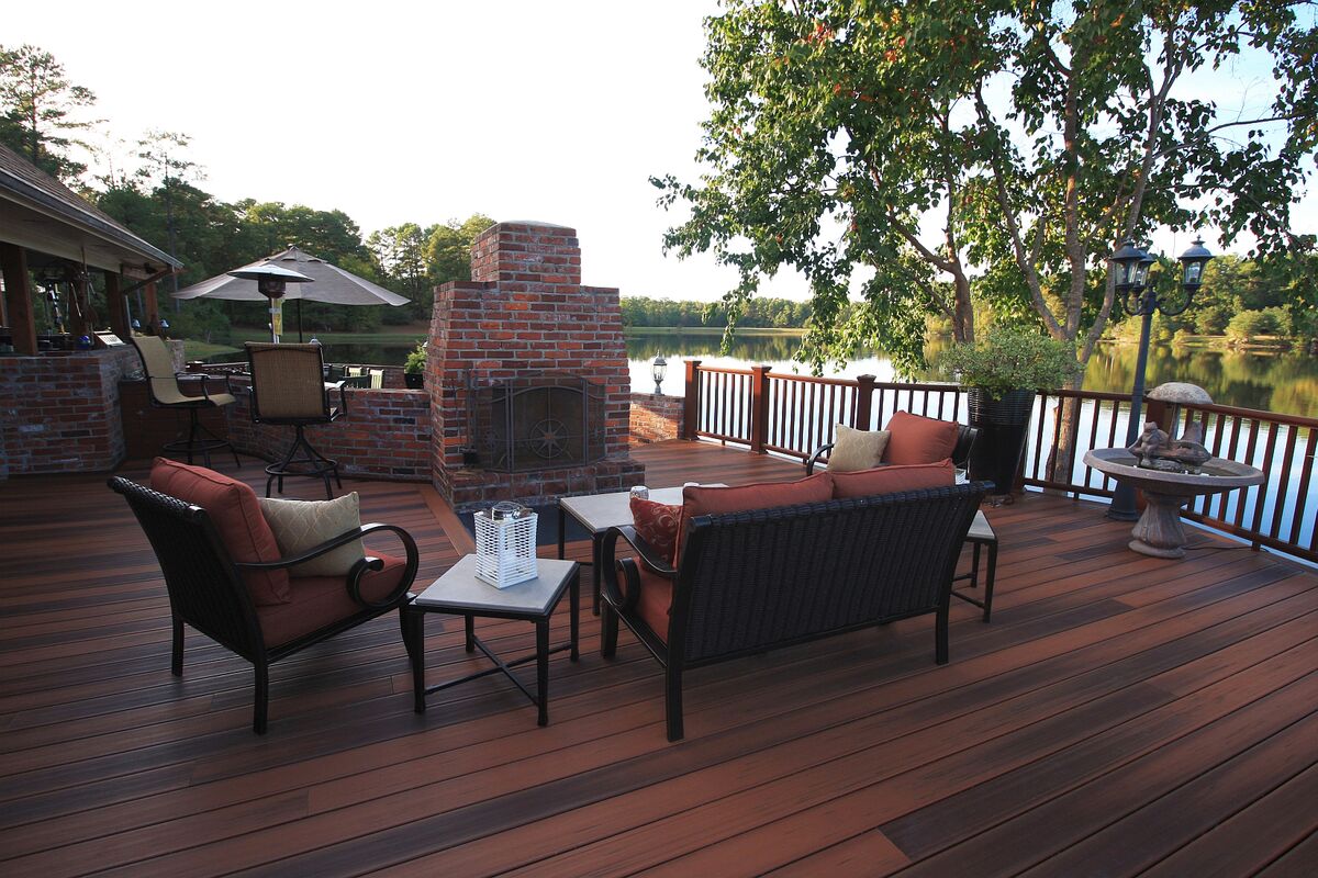 How to Choose the Best New Decking Material for Your Home